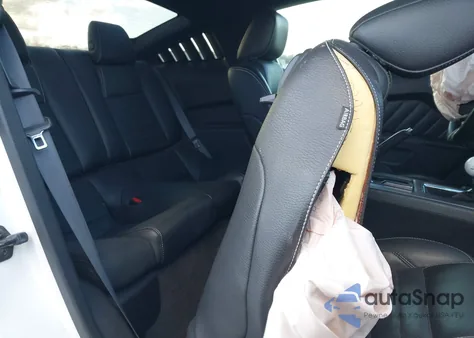 2011 Ford Mustang Gt Premium z USA, uszkodzony, nr VIN 1ZVBP8CF4B5107462